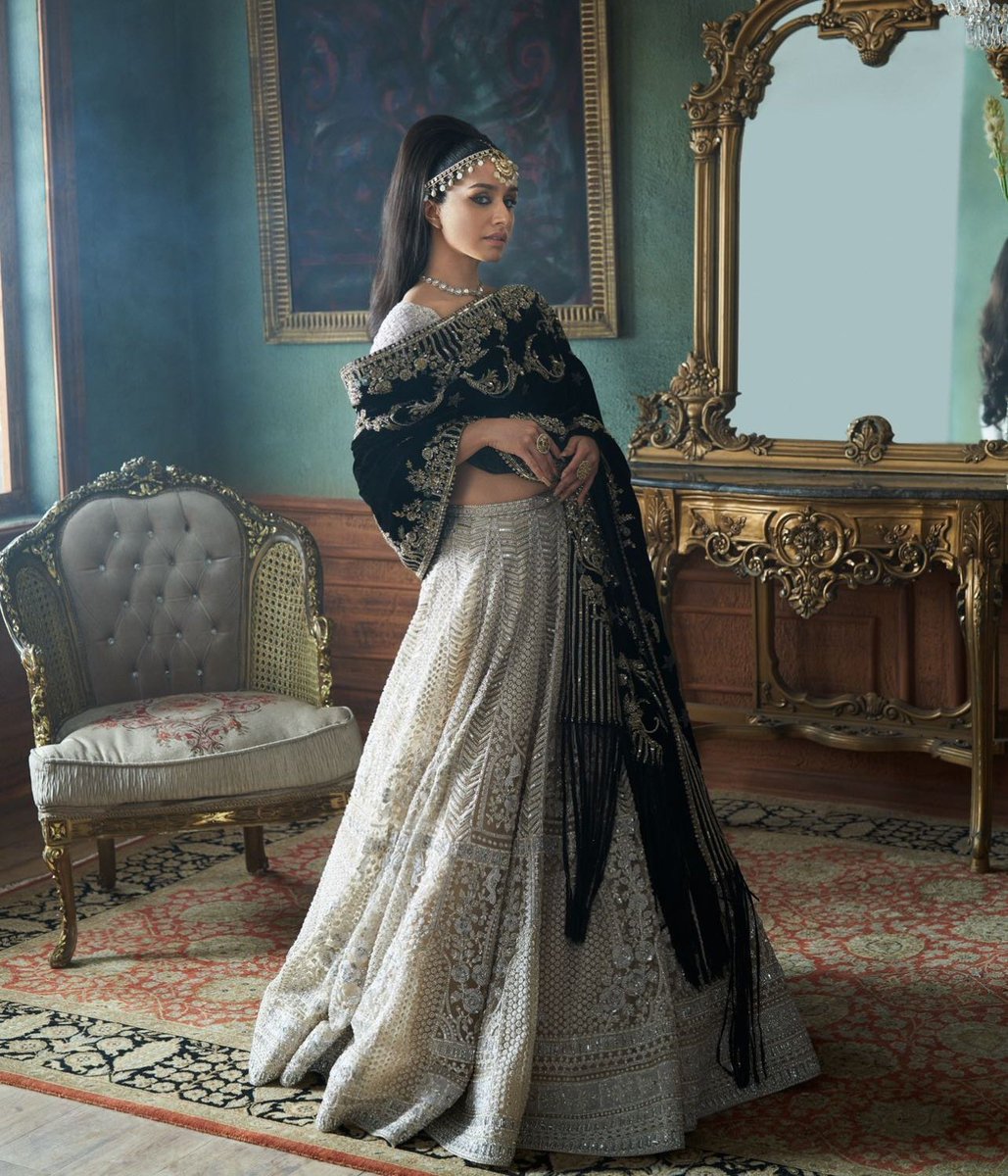 kapoorsgirl's tweet photo. when it's winters but you gotta slay anyway https://t.co/2npp41IWW4
