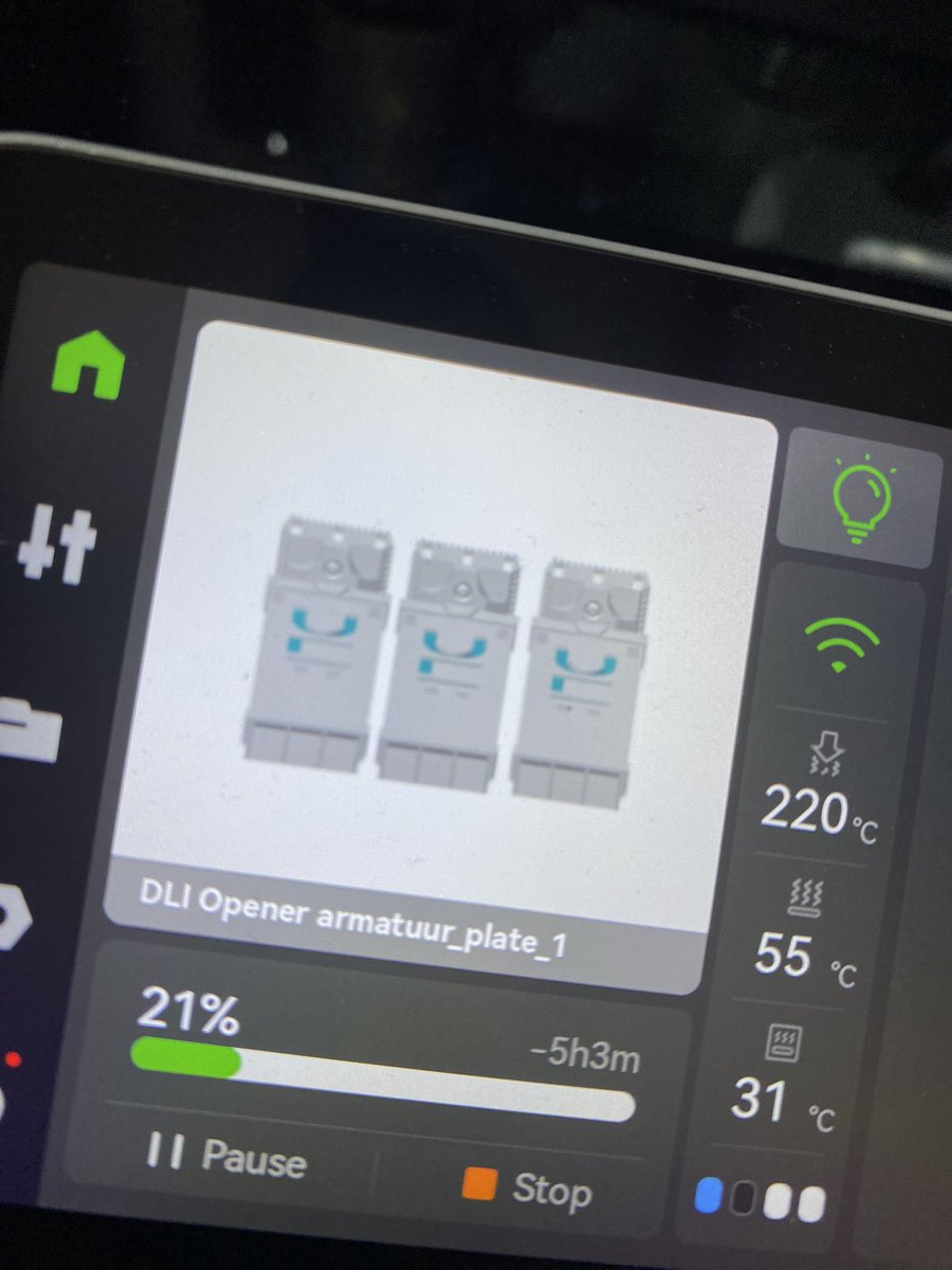 WILLTeQ1's tweet photo. How is this possible @BambulabGlobal ? See attached for preview + printed result.. https://t.co/3aWNjL0lgi