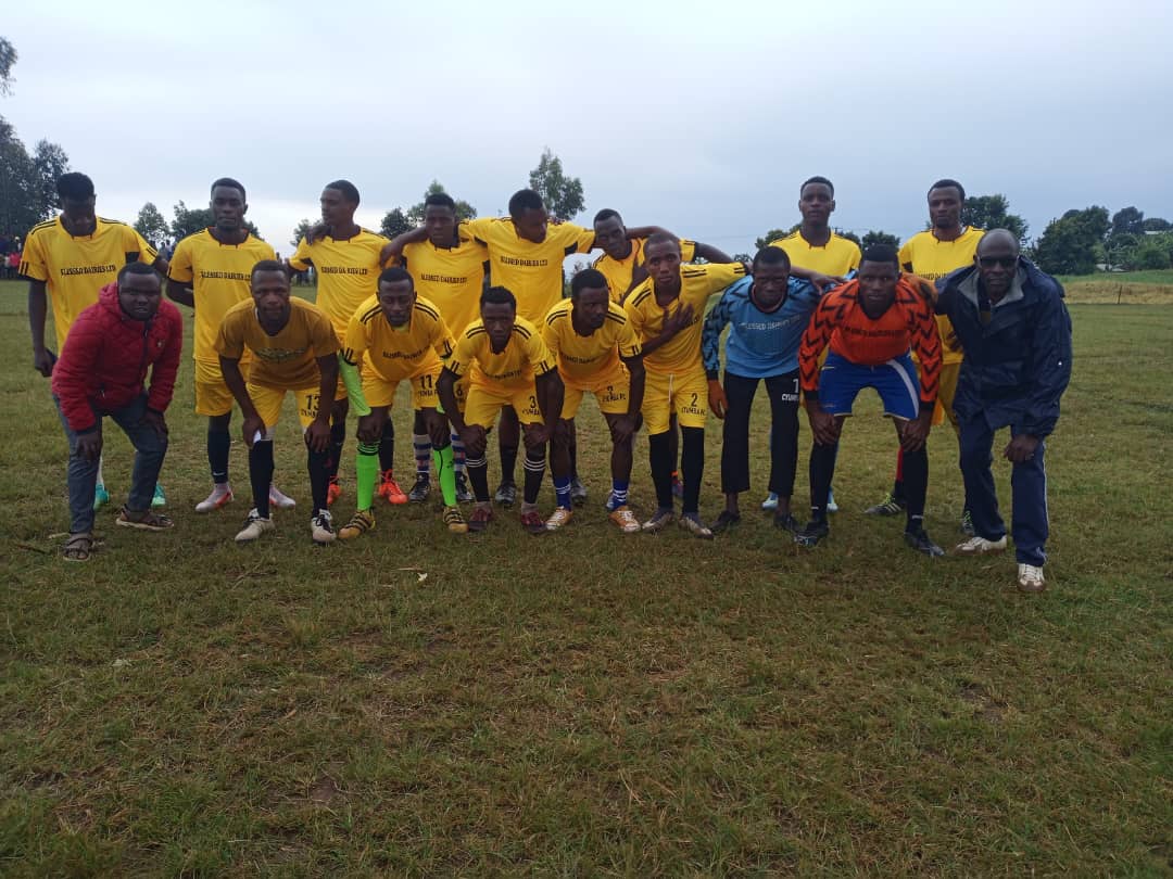GicumbiN's tweet photo. Amarushanwa y'umurenge kagame cup amakipe y'umurenge wa Cyumba abasore n'abakobwa basezere amakipe y'umurenge wa Rubaya abasore #Cyumba vs #Rubaya 4vs 1 abakobwa #Cyumba vs #Rubaya 1 vs 0.@RwandaNorth https://t.co/s3GbIZVQya