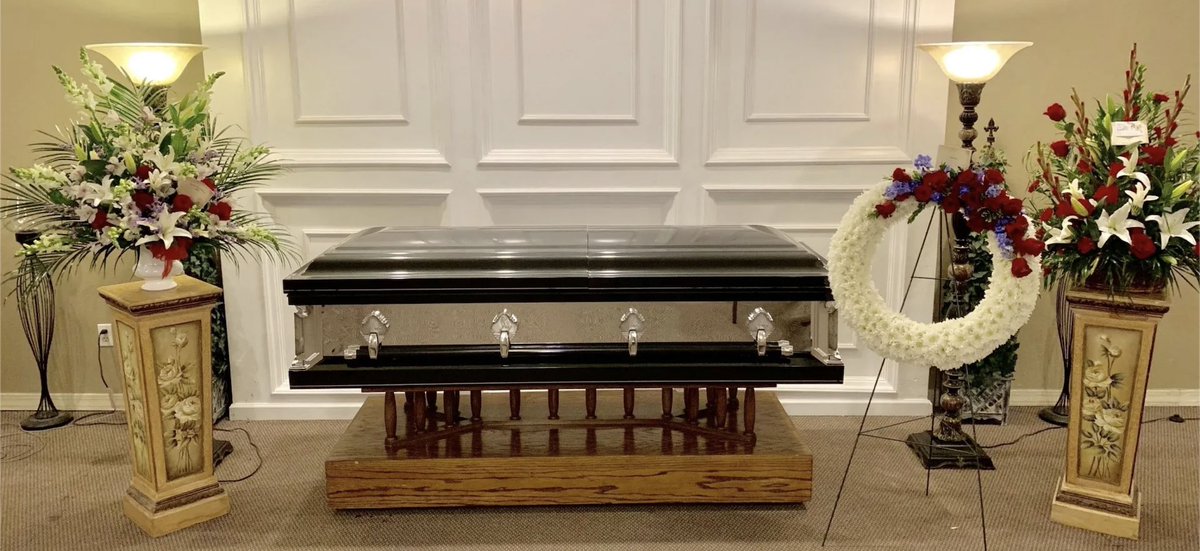 UltimaShadowX's tweet photo. My Aunt’s Funeral (4/10)

Presentation was pretty standard, pretty shallow gameplay. Dialogue kinda dragged, but some of the voice acting was very emotional and convincing. The organ music, while not original, was arranged very nicely. It did feel like one long cutscene though. https://t.co/iHCQzKGrgx