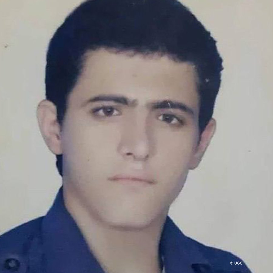 MarianoGiustino's tweet photo. Lui è #PouriaJavaheri, giovane curdo di Kamyaran, torturato e condannato a morte, accusato d'aver ucciso una guardia #IRGC. Suo padre e tanti testimoni affermano che si trovava altrove al momento dell'omicidio. Il giusto processo in #Iran non esiste
#IranRevolution
@RadioRadicale https://t.co/c85c2n7atF