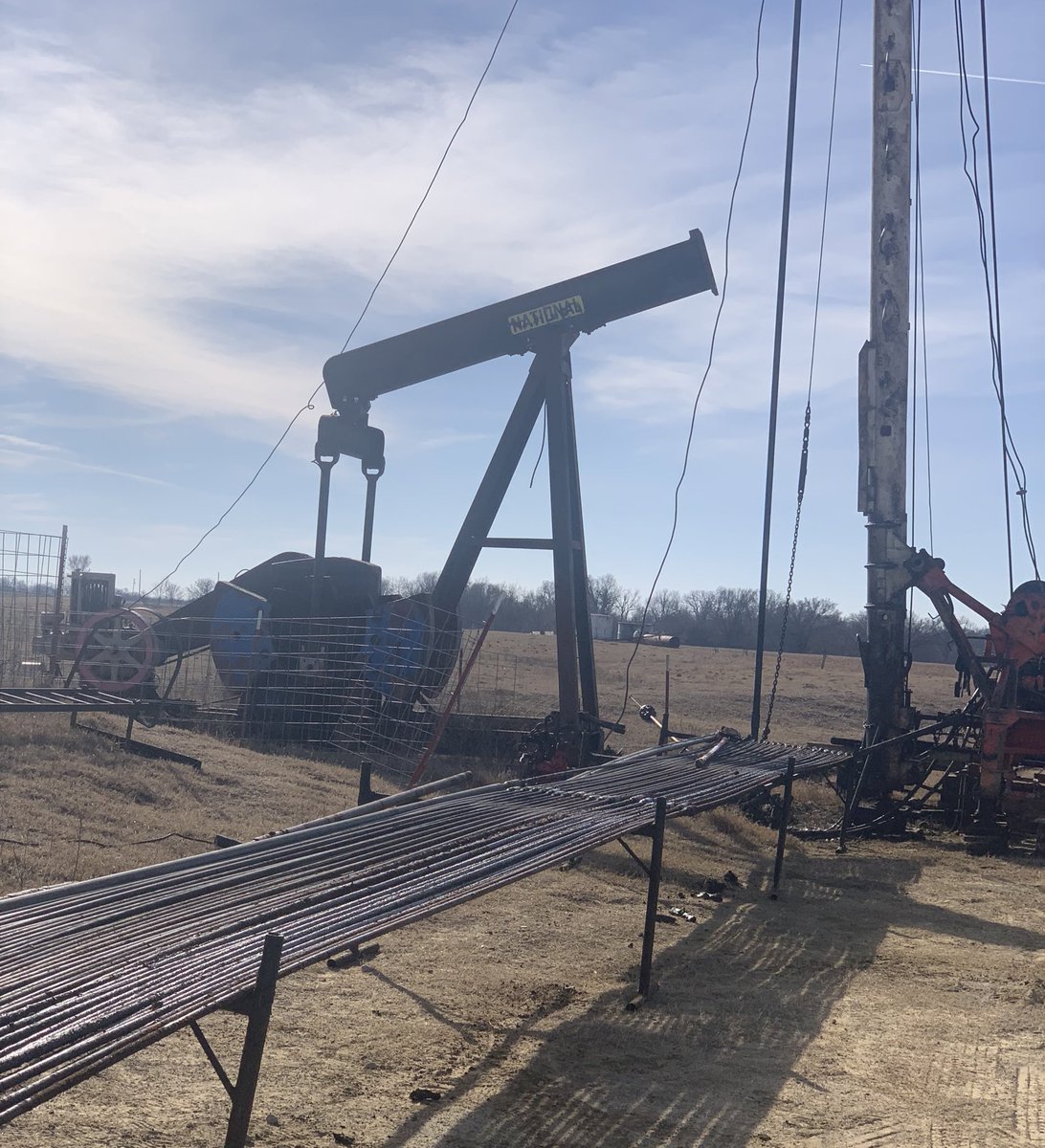 Jimbo_Wise's tweet photo. Another beautiful day in the patch. #ParaffinProblems #OklahomaCrude https://t.co/Kf3qN5R8f0