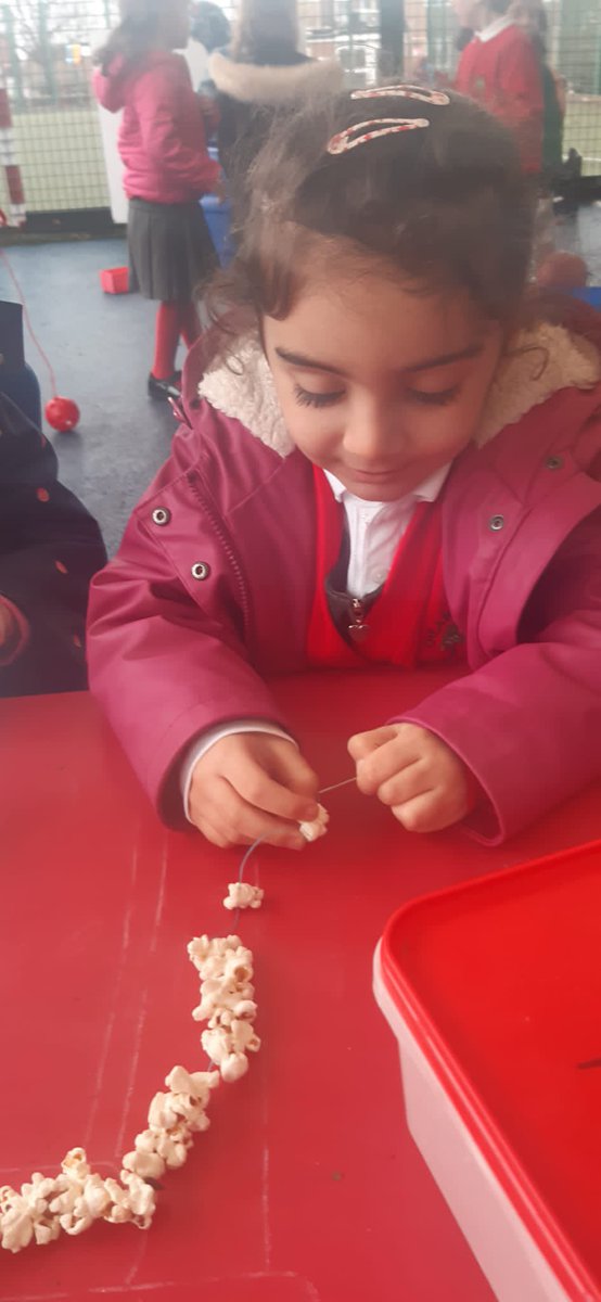 LEOforestschool's tweet image. At Forest School today the children @CCIacademy have been learning the names of the common garden bird’s. We had fun making sticky bird feeders using seeds and fat as well as popcorn chains.
#BigSchoolsBirdwatch #RSPB_learning 🐦🦜