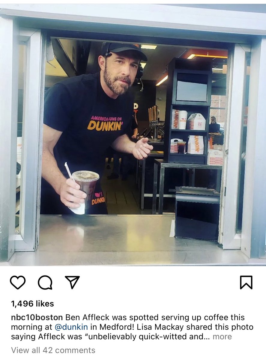 MediumSizeMeech's tweet photo. One thing about Ben Affleck???? He’s loyal to his brand https://t.co/r00oZFMuWT