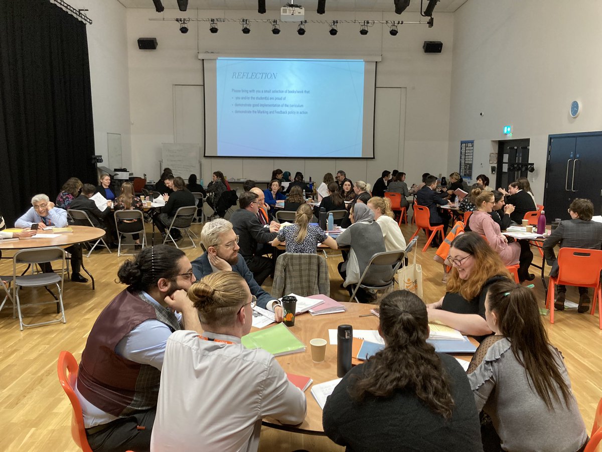 The launch of our Beautiful Work Exhibition started tonight @MEACentral We reflected on our books and the marking and feedback policy in action. Excellent participation from all #beautifulwork