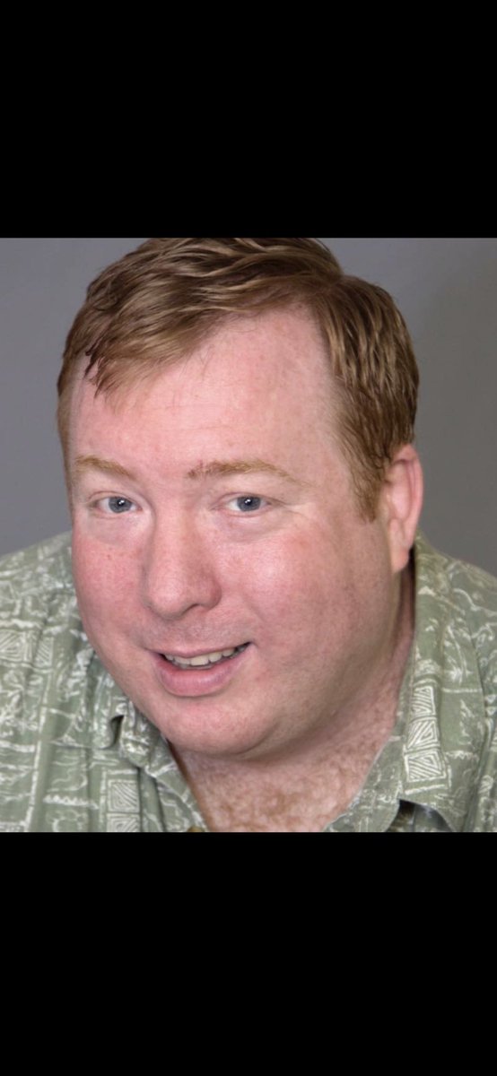 KnickerDavid's tweet image. I love to knuckle under to Twitter peer pressure, so here’s me playing the current game. Me at age 18 vs me now.