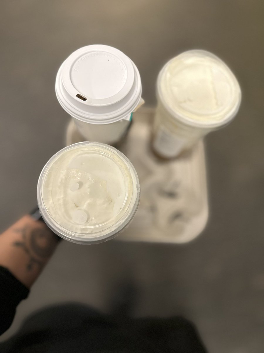 unclecoco0128's tweet photo. #starbucks #starbuckscoffee #starbuckslover #starbuckslovers #starbucksaddict #starbuckscard #icedcoffee #starbuckstumbler #frappe #starbuckschina #starbuckscollectiostarbucksreserve #starbuckslove #starbucksfrappuccino #starbuckssecretmenu https://t.co/07IU2DqiyT