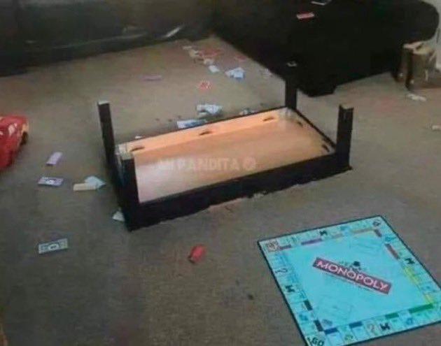 thakiddcesar's tweet photo. “los juegos de mesa ayudan a relajarte”
yo: https://t.co/VFxN44gNTu