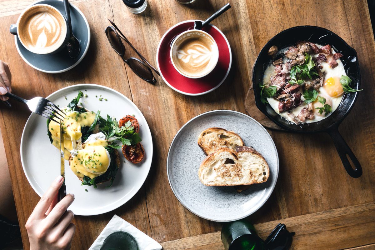 DallasDWIGuy's tweet photo. Brunch isn't just for Sundays. This meal is fit for any day of the week.
.
.
.
#brunch #delicious #healthy #goodfood #eatwell #brunchtime #letsgetbrunch #eggs #eggsbenedict #tasty #breakfastpoutine #food #hollandaise https://t.co/4VgsCQ3Iy7