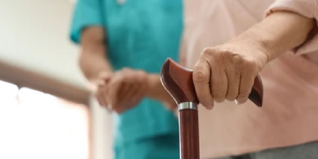 AQuAScat's tweet photo. 📄 Maneig clínic del tractament farmacològic antiosteoporòtic 💊 per prevenir noves fractures en pacients amb #fractura de #maluc per traumatisme de baix impacte.
https://t.co/0VxUV6bV5j
#JoAvaluo #RedETS #HTA #osteoporosi https://t.co/qEnrGLrrOI