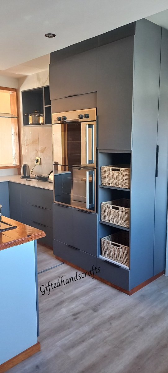 Leratotsoeute's tweet photo. For kitchens and closets call
 +2665866 7453 /+26663954214 https://t.co/vxdyZtjVQA