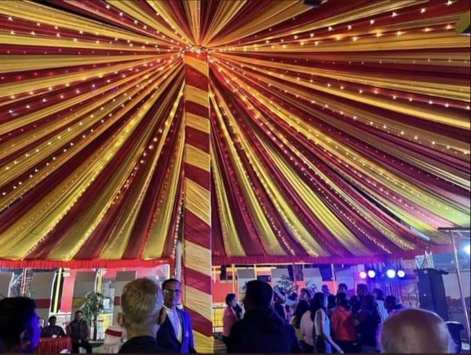 iamRitankar97's tweet image. এদিকে যখন ইস্টবেঙ্গল ISL এ ভাল performance করতে পারছে না, ম্যাচ হারছে , transfer ban খেয়ে আছে তখন ক্লাবে New Year পিকনিক চলছে। খুব সুন্দর। ।
ভালবাসা অবিরাম ❤💕
#EBRP @EB1920_Tweets @EB_LHA1920 @debapriya_deb @Tarka_dim @ebultras1920 @EBRPFC @TORCH__BEARERS @EBRG_1920