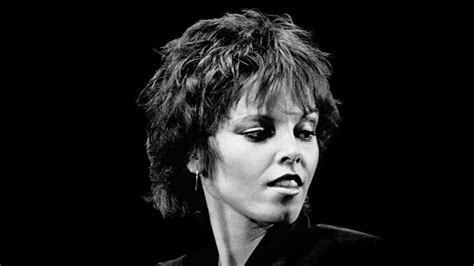 Happy Birthday to Pat Benatar who turns 70 today. 

What\s your favorite Benatar song? 