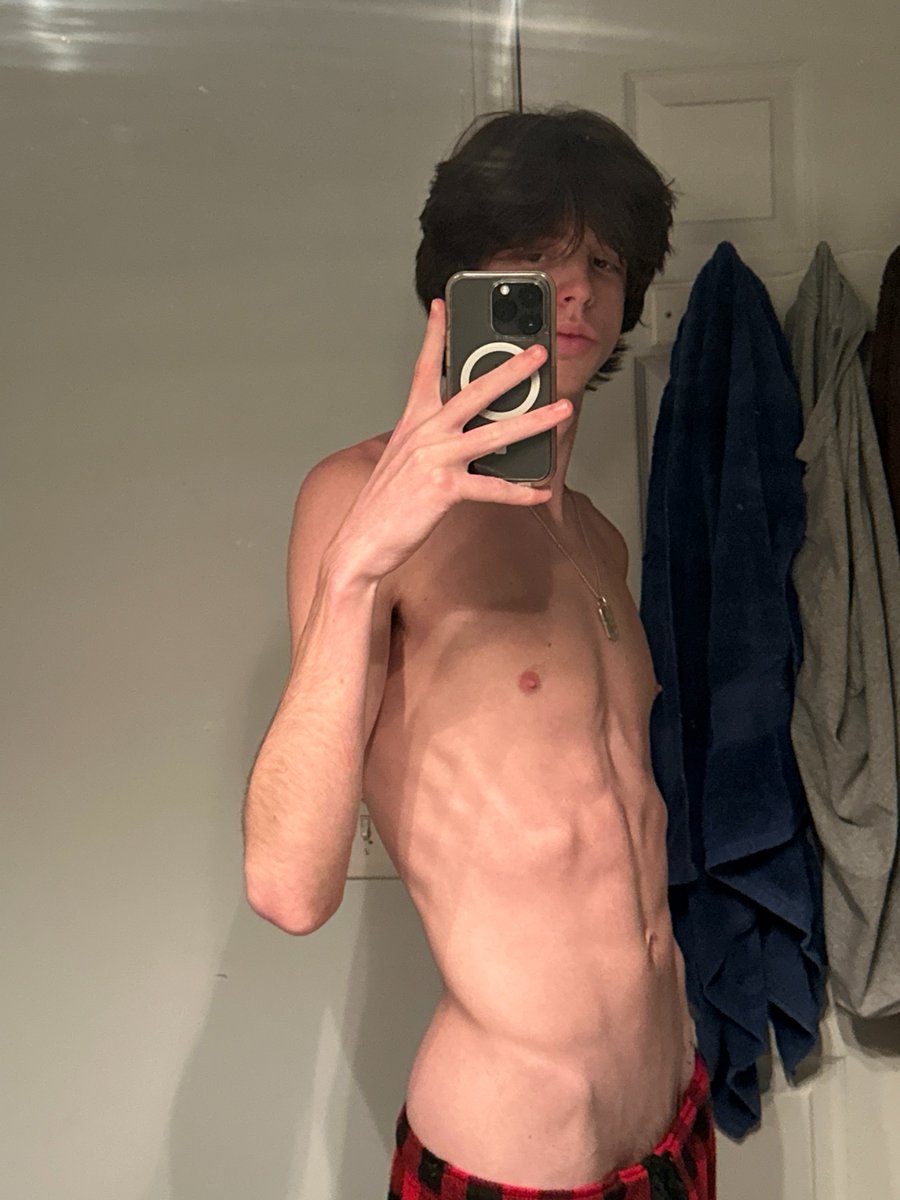 Zach_Knoxx's tweet photo. https://t.co/7Ku6riWazr #twink #twunk #gay https://t.co/iPnnbw2F3D