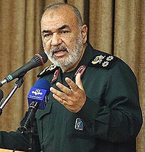 ❗️Revolutionary Guards threaten with terrorist attack on French & #CharlieHebdo ❗️

Hossein Salami,Supreme Commander of #IRGCterorrists :

Those who insult clerics should see the fate of #SalmanRushdie 

You’ve made this big mistake now,but Muslims will answer you sooner or later