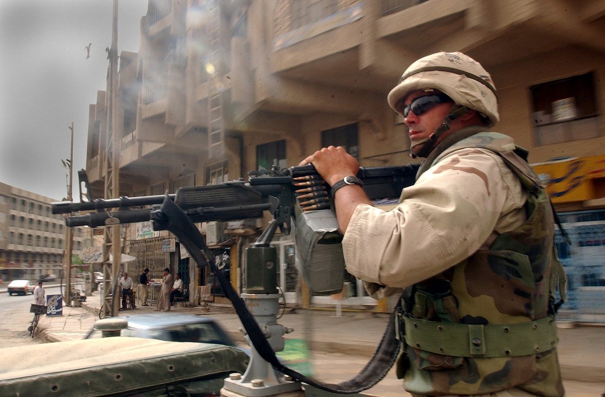 Sam_but_Ham's tweet photo. US troops during the Iraq War,2003 https://t.co/7yiZvPgff9