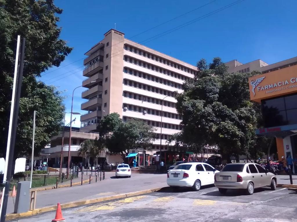 Durante el año 2022 en el Hospital Central de San Cristóbal se brindó atención médica a más de 10 mil pacientes en el Servicio de Emergencia.
@nicolasmaduro @magalygutierrezv
@mppsalud_vzla @freddybernalven
@gobernaciondeltachira
@corposalud_tachira #juntosporcadalatido