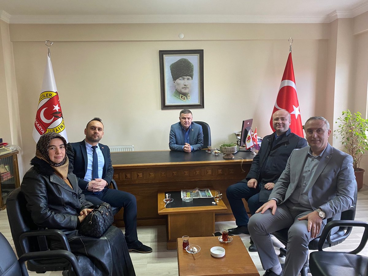 10 Ocak Çalışan Gazeteciler günü dolayısıyla Sakarya Gazeteciler Cemiyeti Başkanı Sezai Matur’a ziyaretimiz.

#sakaryagazetecilercemiyeti 
#10ocakçalışangazetecilergünü 
#altınküreteknokentkoleji
#altınküreokulları
#altınkürelisesi 
#hayatahazırlar