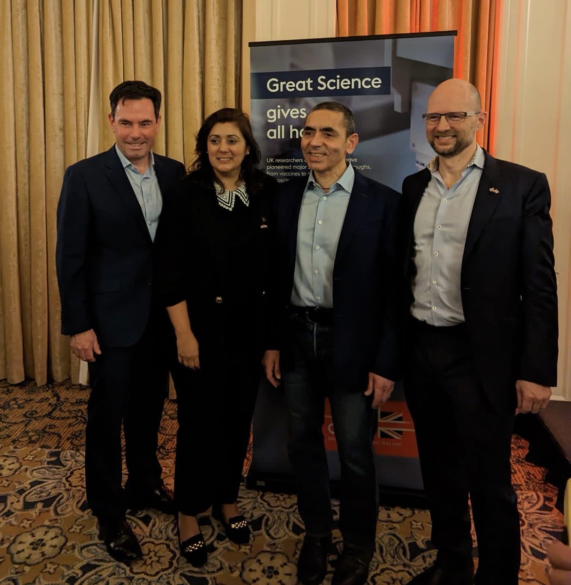 Great to represent 🇬🇧 at global leaders Life Sciences ⁦<a href="/jpmorgan/">J.P. Morgan</a>⁩ conference in SF🇺🇸with thanks to @BIA_uk <a href="/UKin_SF/">UK Consulate in SF</a> <a href="/JoeWhiteUK/">Joe White</a> @PWMJohnson @beisgovuk
&amp; launch new UK partnership with <a href="/BioNTech_Group/">BioNTech SE</a> to boost research into vaccines for cancer. 👇gov.uk/government/new…