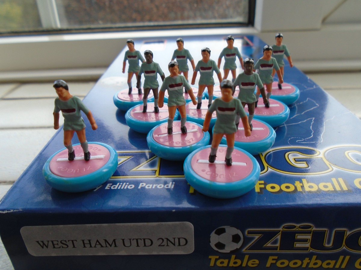 randomsh1t1471's tweet image. #Latestadditions #Subbuteo #Zeugo

#Subbuteoworldrange 

West Ham 2nd 
Wolves 

#Bluebox #Zeugo #Collection