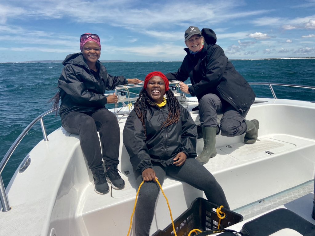 Ever wonder what <a href="/sanparks/">SANParks</a> scientists &amp; bio-technicians do? Check out our annual research report for a peak into our world. Its jammed packed with conservation &amp; protected area research, monitoring, science-management &amp; stakeholder engagement stories sanparks.org/scientific-ser…