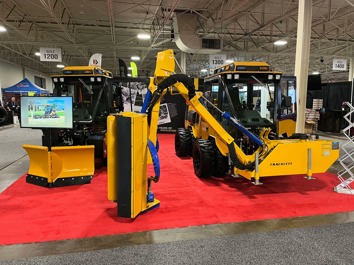 Day 1 of #LOCongress kicked off this morning, and the Trackless Team couldn't be more thrilled! Visit us at booth 1260 - look for the red carpet! 

@green_for_life #LandscapeOntario #LOCongress2023