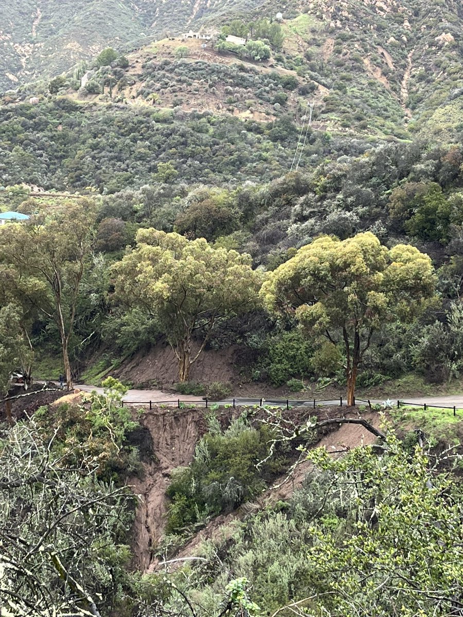 jlstrube's tweet photo. So it looks like crews are beginning to clear our driveway in Toro but even if they do, the hillside underneath the road is hanging by a thread. #Montecito #montecitostrong https://t.co/OGIPurGd04