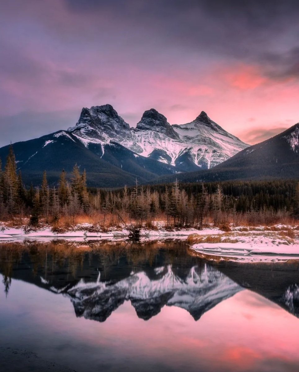 danschyk's tweet photo. Three Sisters, Canmore AB https://t.co/cUDYqJUAo4