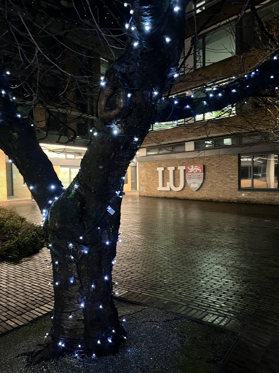 hintondm's tweet photo. Day 2 #StudentAgain #PhDlife
Feeling:
Damp (it is January in Lancaster π)
Tired (thinking deep thoughts & debating what is research and methodology)
Exercised (exploring the research process π³)
Noodled (enjoying great campus food)
Moodled (how to nav the VLE like ninjas) https://t.co/o2XXSxDFjw