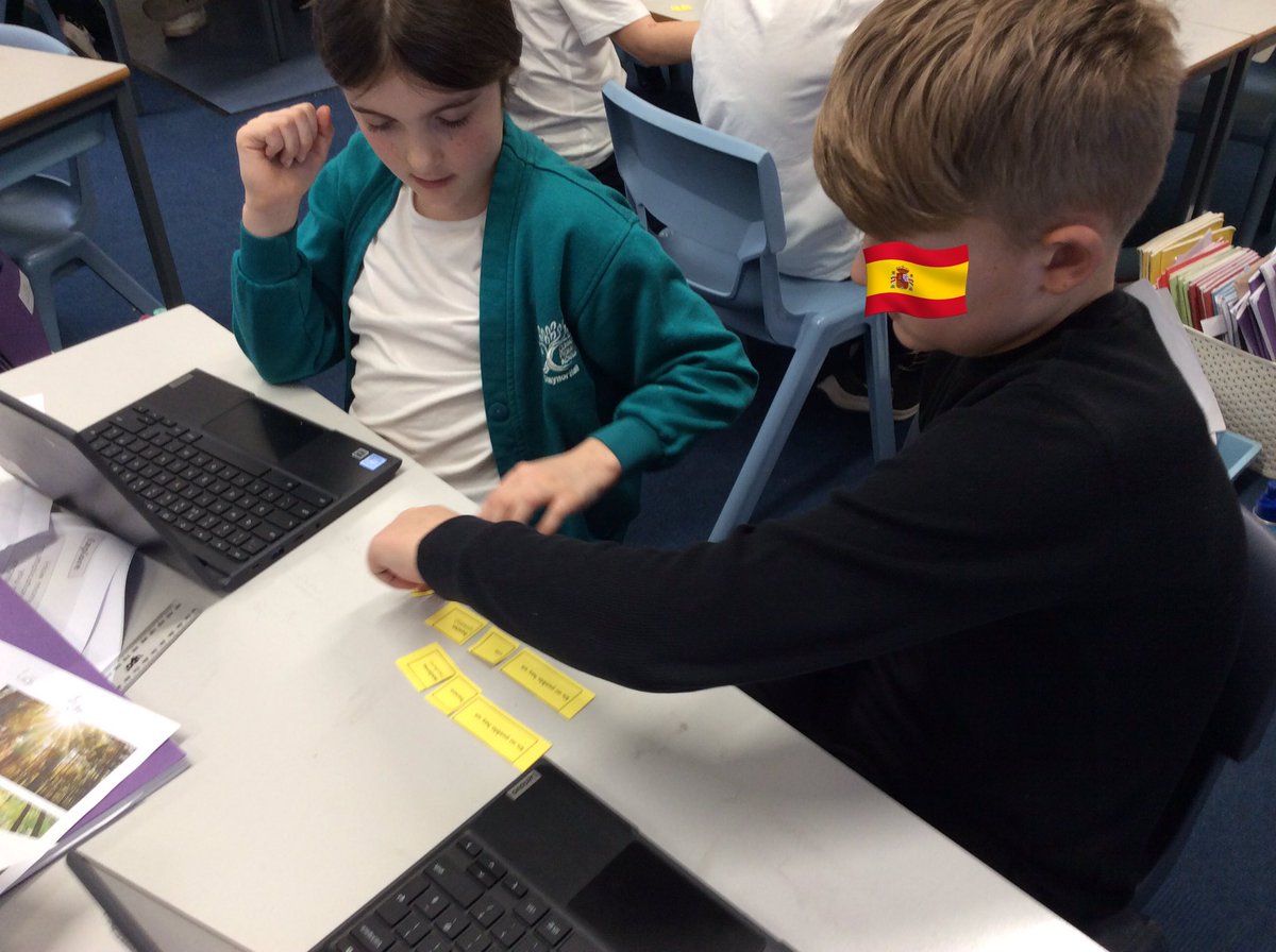 🇪🇸Team Calder (yr5) are looking at adjective placement and adjective agreement- singular. @spanishwithmiss <a href="/eboractrust/">Ebor Academy Trust</a> #mfl #ks2 #primaryspanish
