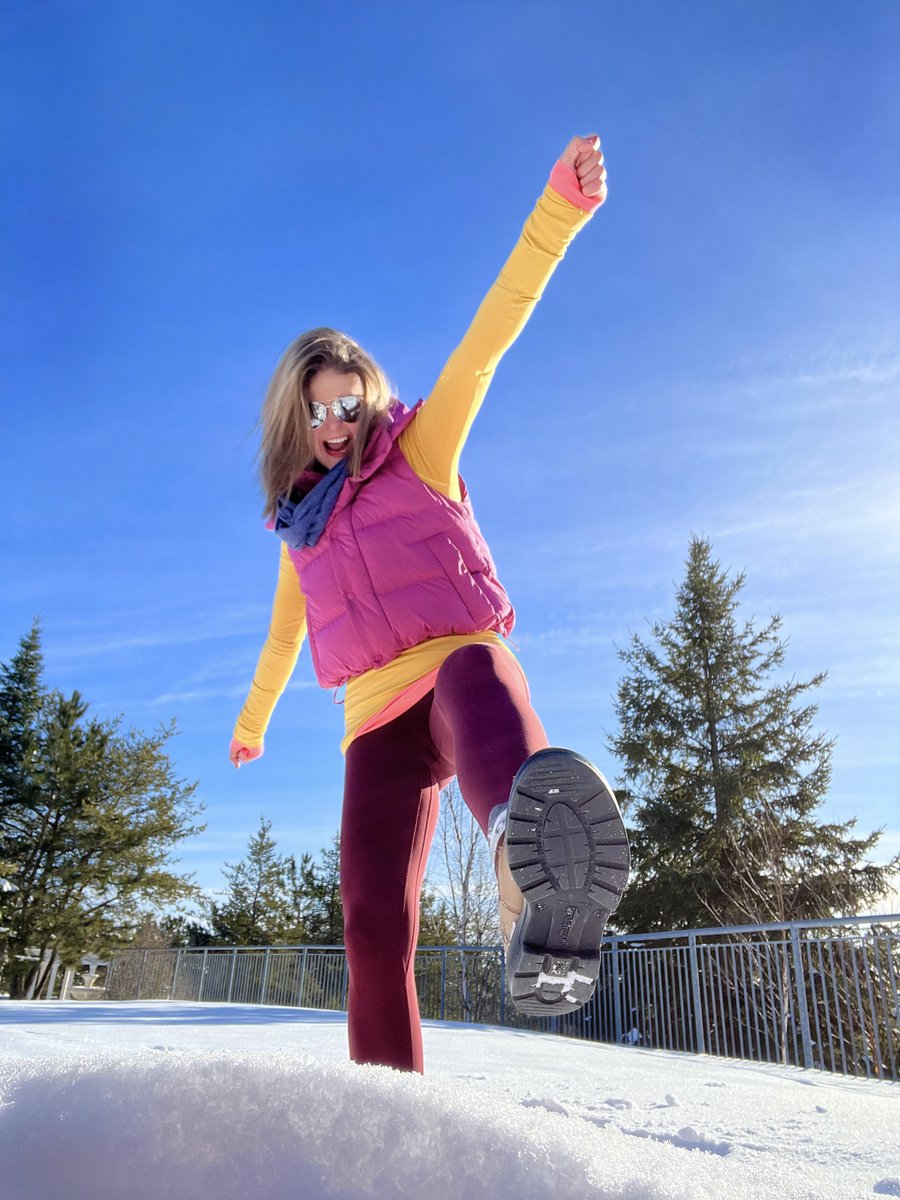 HeyItsMeMissJT's tweet image. Steppin&apos; over what I used to trip on. #AllThat #2023Vibes #OutdoorFitness #Hiking #BeautifulWinterDay #Cardio #TuesdayMotivation #GetOutside #GetMoving #GetHappy #FitnessGirl #FunInTheSun ❄️💜☀️🏃‍♀️🥾❄️
