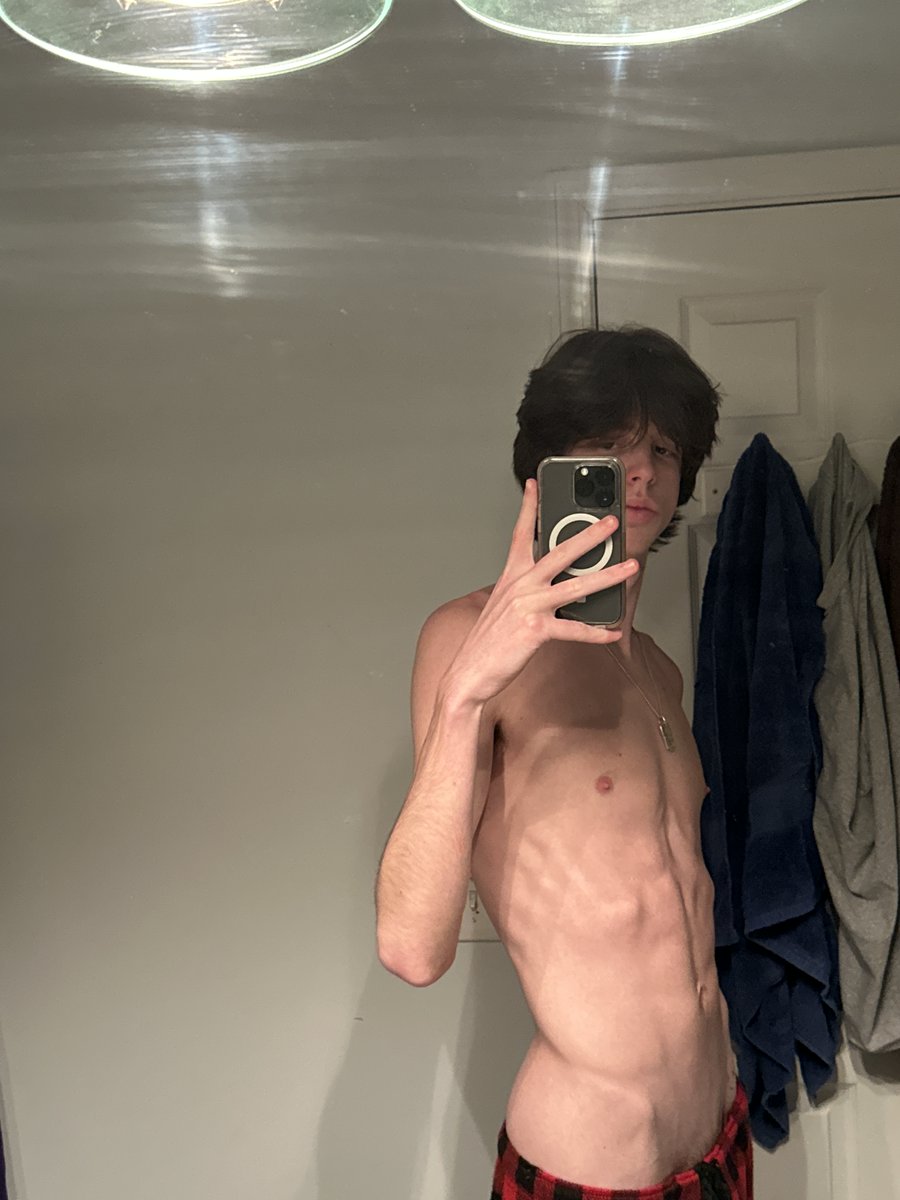 Zach_Knoxx's tweet photo. @jacksliftss @LinhKernick @michaeldohertyx lets go to the gym https://t.co/44yygpvLfN