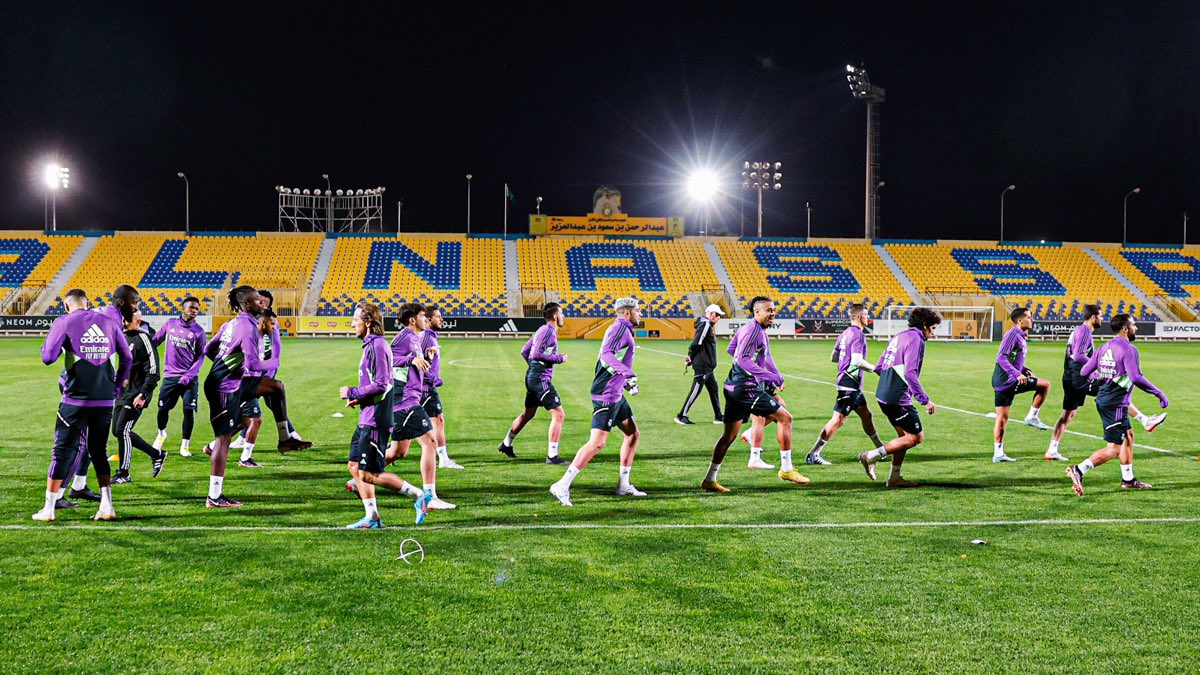 ahmshi1's tweet photo. #ريال_مدريد في ملعب #النصر 
الجمال في صورة.. https://t.co/w8FkReVyzh