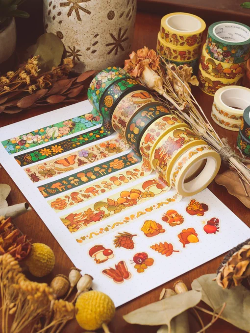 Hi #PortfolioDay ! I'm Lianne, a botanical illustrator passionate about botany, bugs, and forest sprites I'm currently looking for surface design, publishing, &amp; science communication opportunities!liannepflug.com   