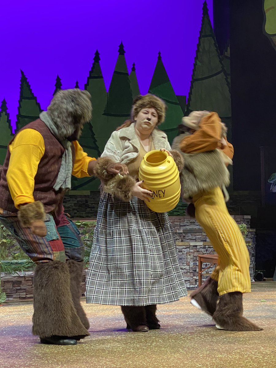 malviajacobs's tweet photo. Field trip today to Aurora theater to see Goldilocks and the three bears. Our Kinders had so much fun! https://t.co/fr9eYy1FVr