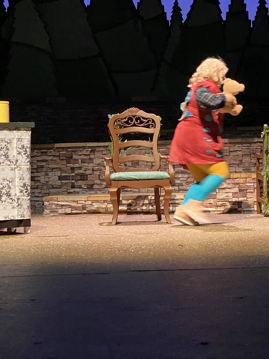 malviajacobs's tweet photo. Field trip today to Aurora theater to see Goldilocks and the three bears. Our Kinders had so much fun! https://t.co/fr9eYy1FVr