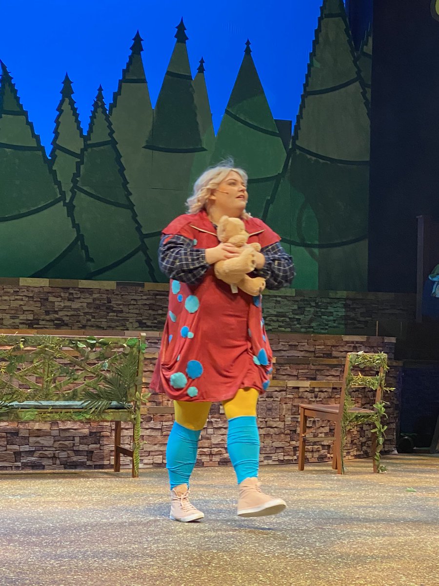 malviajacobs's tweet photo. Field trip today to Aurora theater to see Goldilocks and the three bears. Our Kinders had so much fun! https://t.co/fr9eYy1FVr