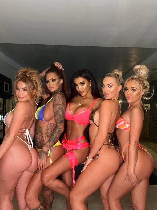 Can you handle five girls like us?😇 https://t.co/qJnOJjifK2