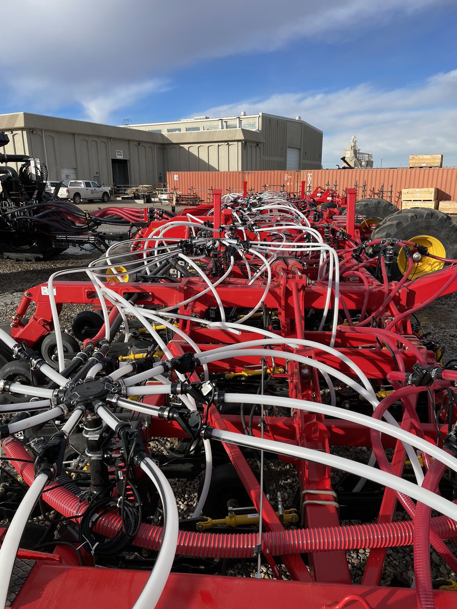 Blockage installs today! 76’BG 3355 QDA. Gotta love the piece of mind that comes with knowing whether your runs are blocked or if you have flow variance between towers. #blockage #intelligentag #bourgault #seeding #installation