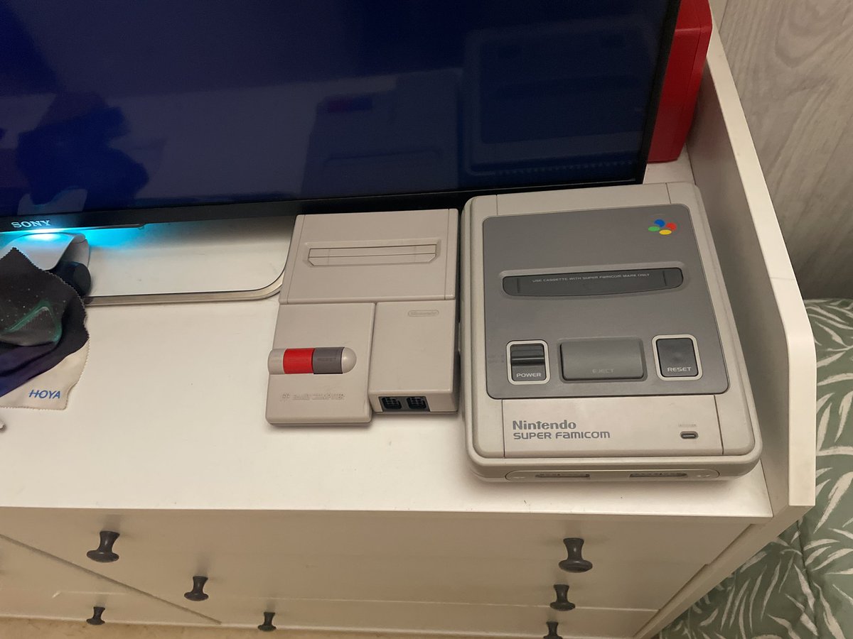 Xipikaiser's tweet photo. Hoy se ha unido a la coleccion la famicom hvc-101 🔥🔥🔥 #Retro #Nintendo #Famicom #NewFamicom  #Superfamicom https://t.co/HtdbLQrZT1