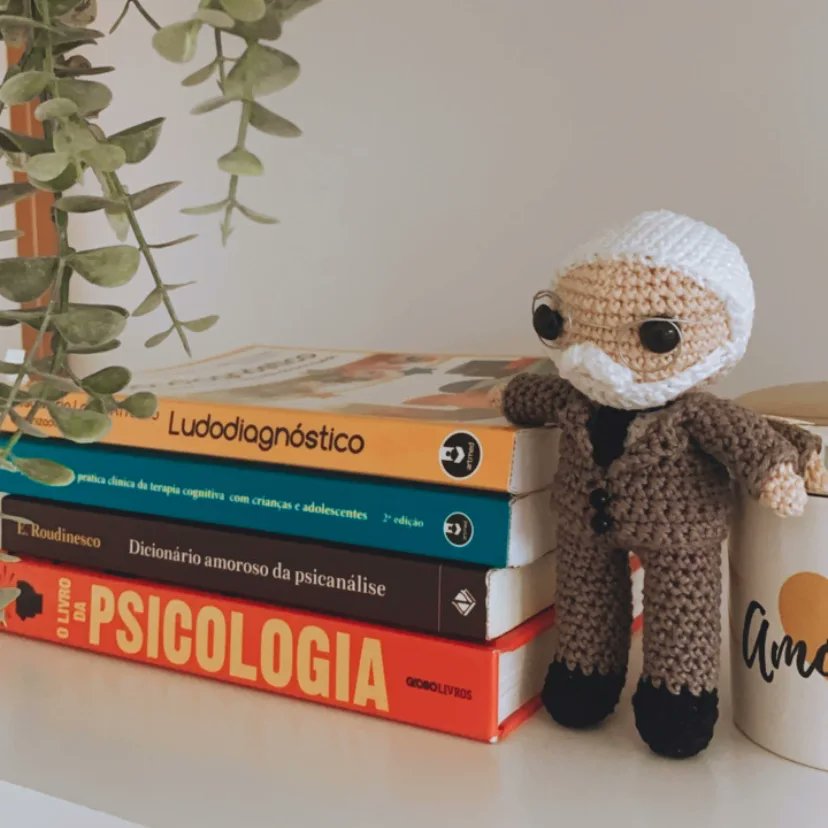 Pessoal da psico, temos novidades na loja!

Freud em amigurumi, disponível sob encomenda 📦 

.
.
.
.
#freud #psicanalise #psicologia #amigurumi #croche #compredequemfaz #compredopequeno #comerciolocal