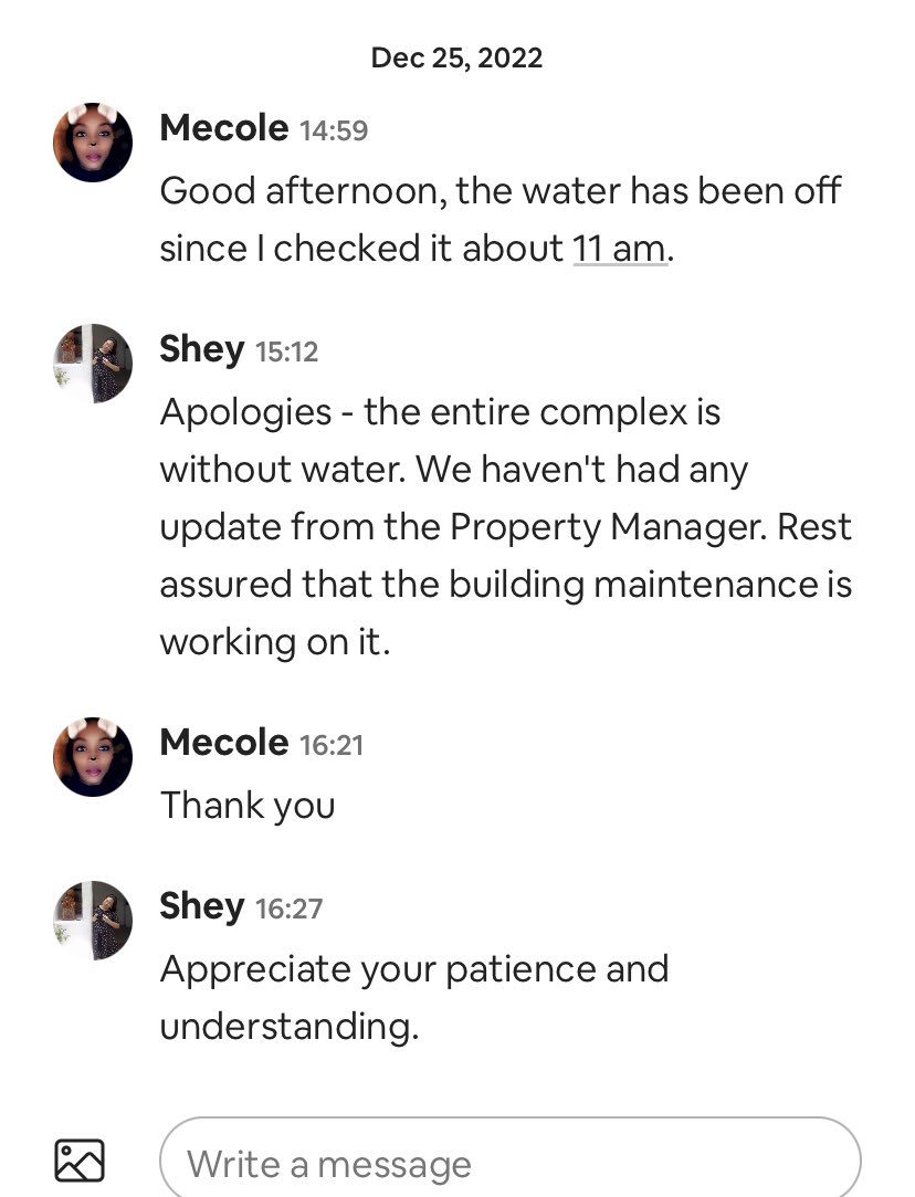 KarmelKnockout's tweet photo. @AirbnbHelp @Airbnb  so I’m going back and forth about fucking WATER! WATER!!  Something you NEED! This house is fake idc what ppl say and there’s 4-6 cohost that are just as fake. https://t.co/2ts1UW63en