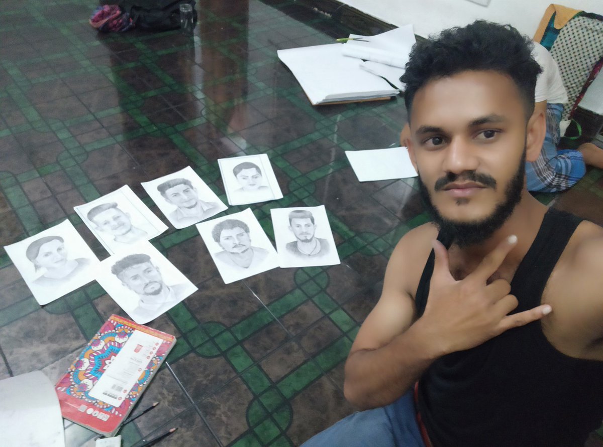 aasath_art's tweet photo. Working time..
#Art #portright #work #Aasath #composition #Artist #EUSL #SVIAS #BFA #Galle https://t.co/kj6HAtMctV