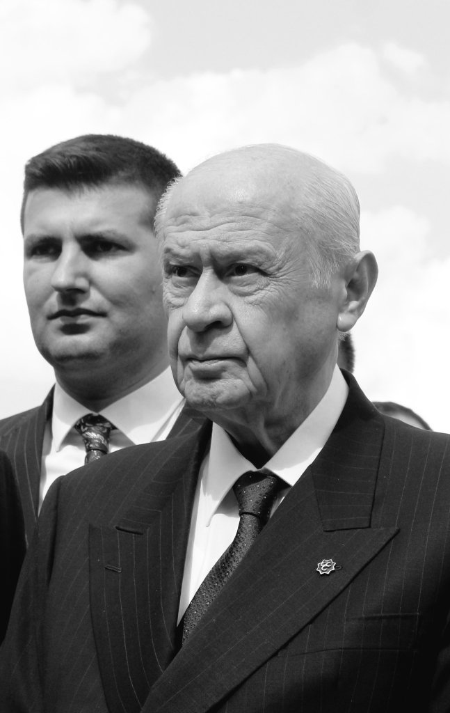 Türk ve Türkiye husumetinden nemalananların hepsine karşı bir olacağız, hazırlıklı olacağız, adam gibi duracağız, mertçe mücadele edeceğiz, Bozkurt gibi dikileceğiz, 2023 yılında cumhurun zaferine hep beraber ulaşacağız

#LiderBahçeli