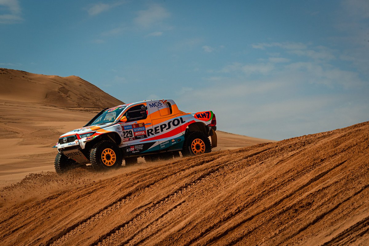 MediageCom's tweet photo. 👏 @IsidreEsteveDkr firma su mejor etapa del @dakar 2023

🏜️ El piloto ilerdense concluye la jornada en P19 scratch, su segundo mejor resultado histórico sobre 4 ruedas en una especial dakariana.

+info ➡️ https://t.co/ZD29nEiWbB

@box_repsol @MGS_Seguros @KH7_Sport @Toyota_Esp https://t.co/Nu2JZtcmvw