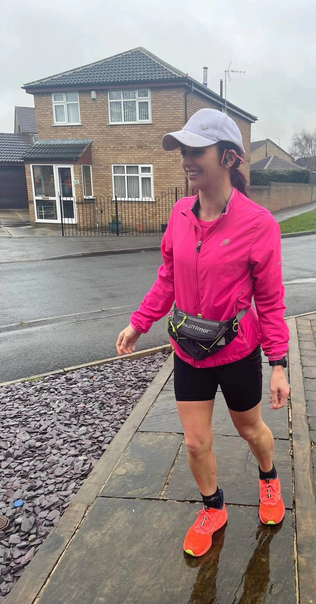 20 mile run in the rain with a quick stop to refill my bottle and change my socks! @UKRunChat