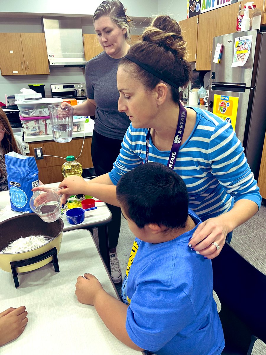 Anna_tms's tweet photo. While practicing fractions Mrs. Greer’s class made their own play dough! Loved seeing their teamwork and leadership skills shine! 🤩#loveyoubears https://t.co/roGnaHyTR2
