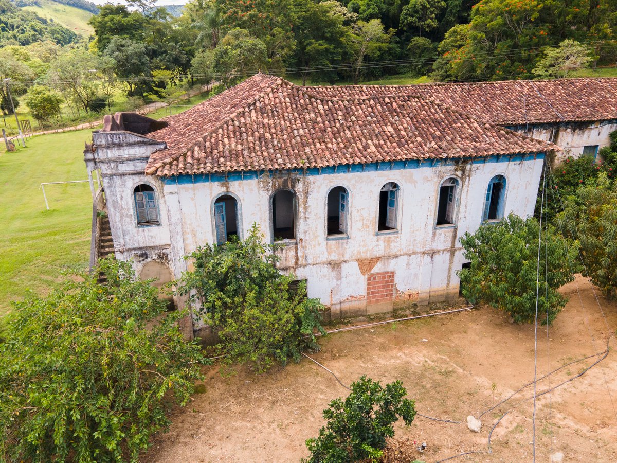 DMindart's tweet photo. Cachoeira Nico Dias - Santo Antônio do Glória/MG | Drone Video https://t.co/PhgGKts0IN via @YouTube https://t.co/RTVnM84F3n