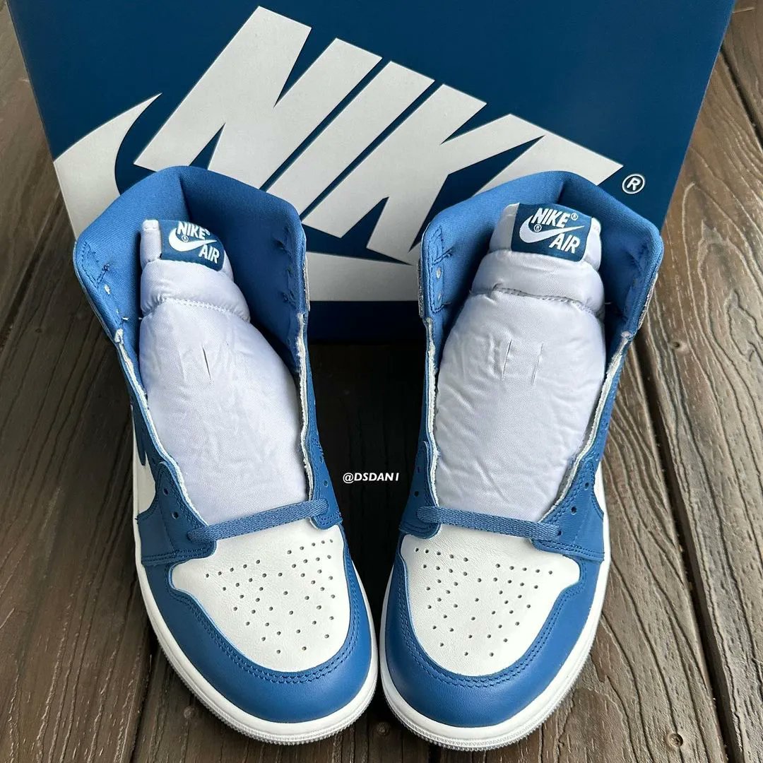 JustFreshKicks's tweet photo. The Air Jordan 1 Retro High OG “True Blue” releases this Saturday 💙 

Links => https://t.co/6cdIlwCsb4 https://t.co/WqW1EckTgp