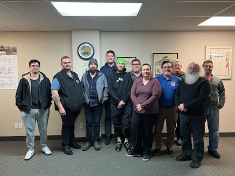 iamunioncanada's tweet photo. @IAMGVPDavid and @IAMGordFalconer meet with #IAMAW692 local lodge #ExecutiveBoard
@IAMGVPDavid et @IAMGordFalconer rencontrent le #ConseilExecutif de section locale #IAMAW692 https://t.co/zNJmFBMHh7